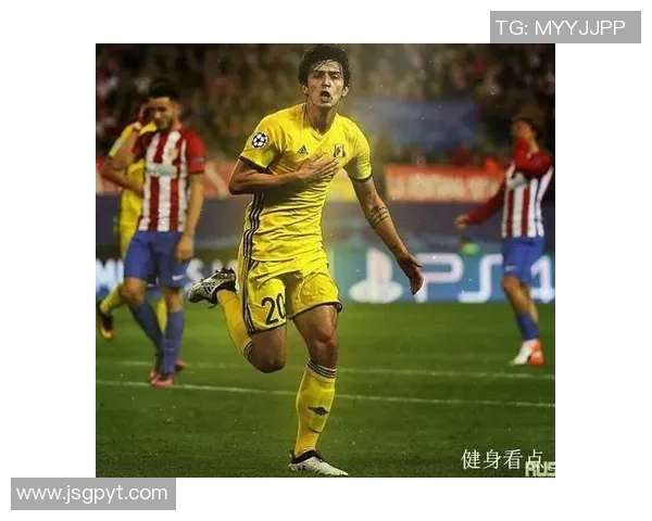 足球明星腹肌大比拼精彩合集展现运动魅力与健美身材